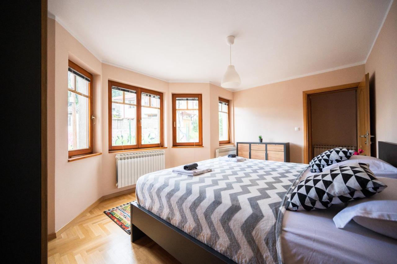 Duplex Apartment For Up To 12 People- Old Town Saraybosna Dış mekan fotoğraf